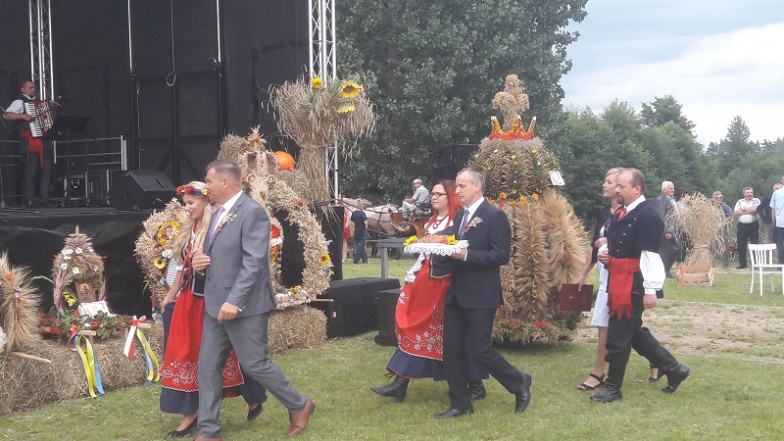 Dożynki w gminie Sompolno. – Abyśmy byli dumni z naszej małej ojczyzny – mówił burmistrz  