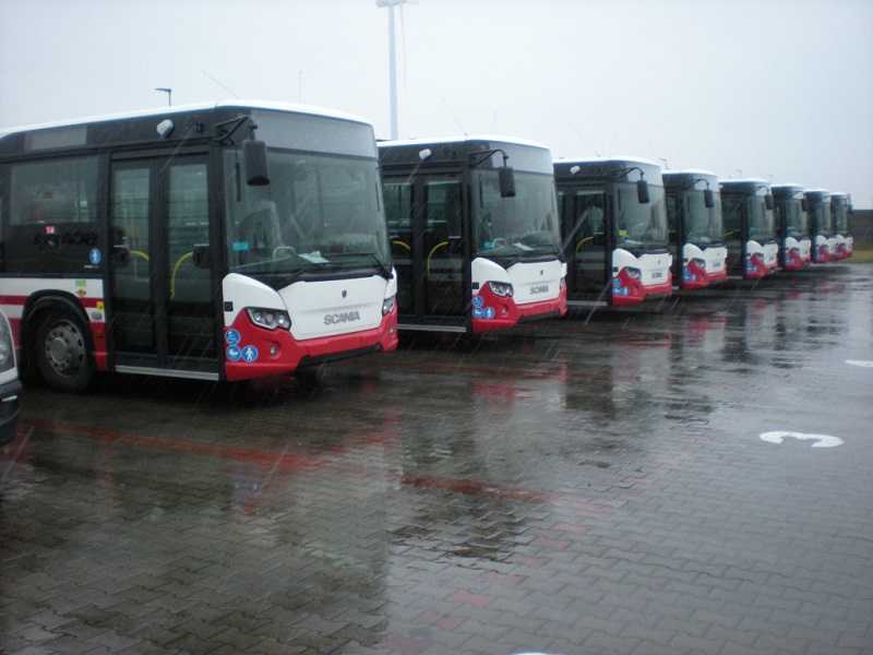 Wójt wprowadził w błąd? Prezydent Nowicki o darmowych autobusach dla dzieci ze Starego Miasta