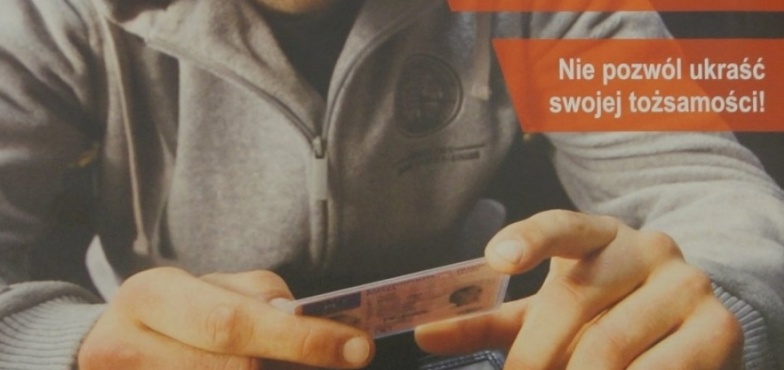 Zastrzeż zagubione dokumenty. Policja radzi i ostrzega