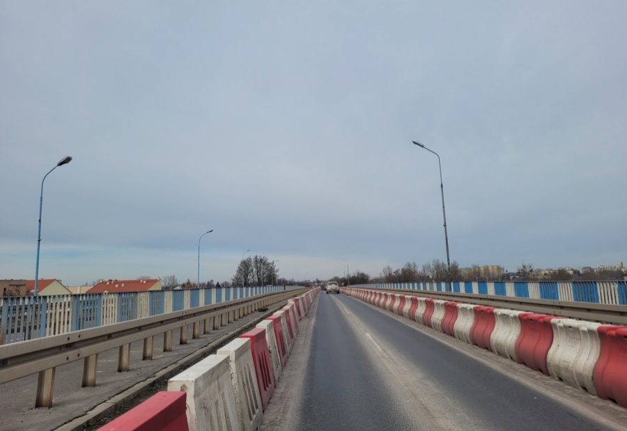 Na jakim etapie jest sprawa dofinansowania przebudowy mostu na Trasie Warszawskiej? 