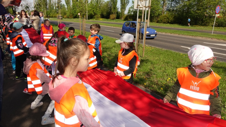 Na ulicach królują barwy narodowe. Świętujemy Dzień Flagi