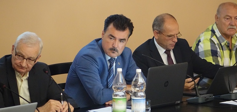 12 radnych chciało głosowania w sprawie odwołania przewodniczącego