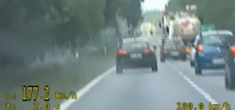 Nagrała go policyjna kamera. Kierowca audi jechał 177km/h
