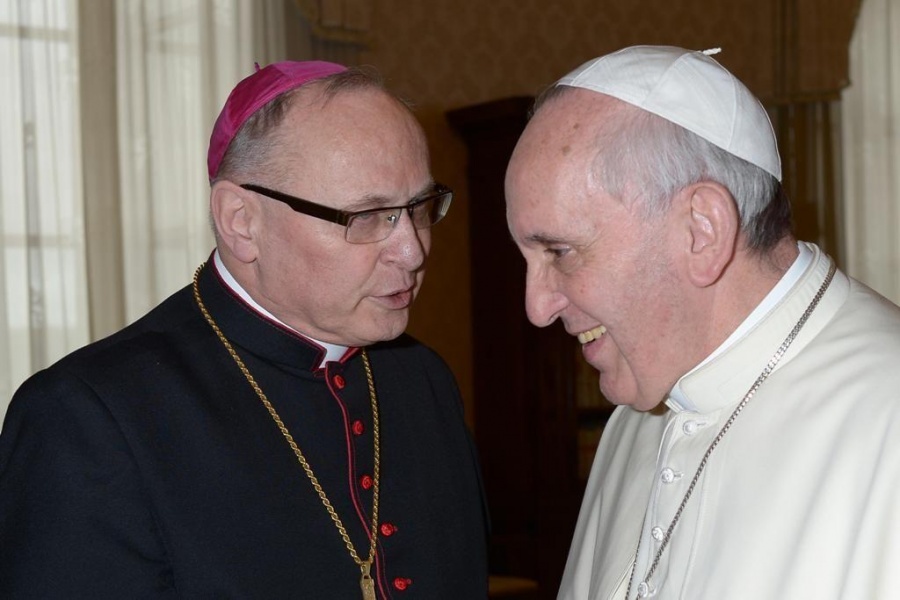 Biskup Mering złożył rezygnację z pełnionego urzędu. Czeka na decyzję papieża