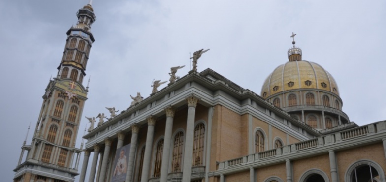 Defibrylator w licheńskim sanktuarium. Dostępny w zakrystii bazyliki 