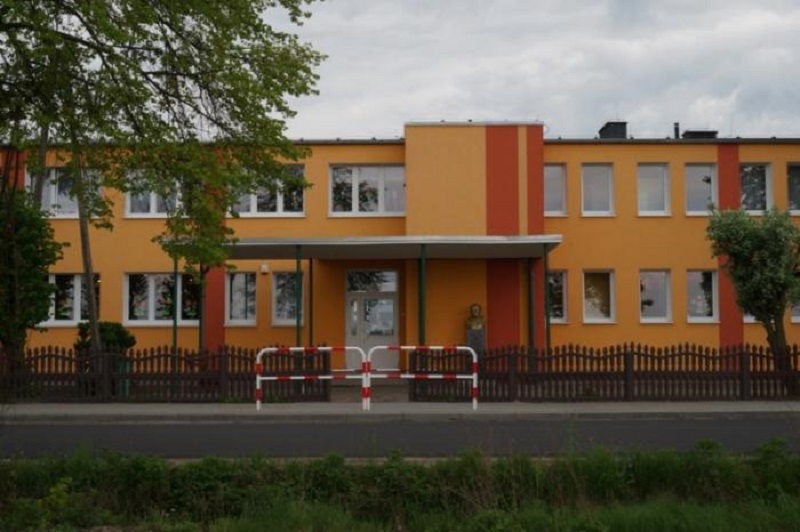 Cała szkoła na kwarantannie. Nauczycielka z pozytywnym wynikiem na SARS-CoV-2