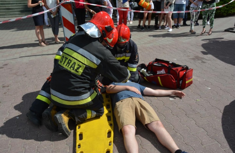 Uczeń potrącony przez samochód. Kierowca pisał SMS