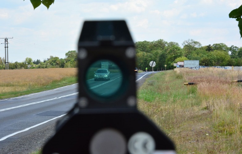 Pirat drogowy stracił prawo jazdy. Dostał też mandat i punkty karne