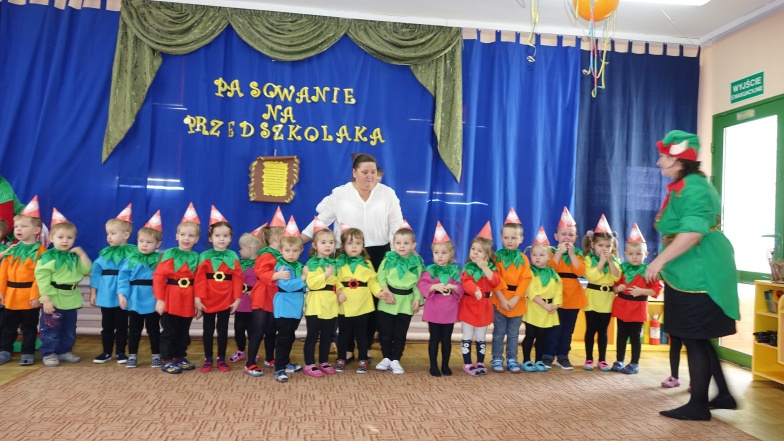 Złożyły przysięgę, że będą kochać panie. W Przedszkolu nr 8 pasowali dzieci