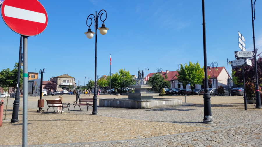 Chcą odbetonować i zazielenić rynek w Ślesinie 