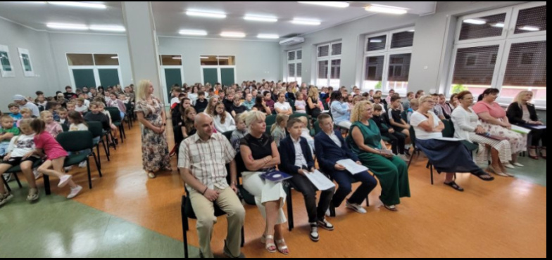 W szkole nie tylko uczniowie czytali Kochanowskiego 
