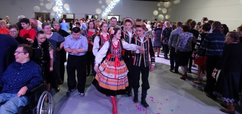Bal w samo południe. Karnawałowe szaleństwa Warsztatów Terapii Zajęciowej 