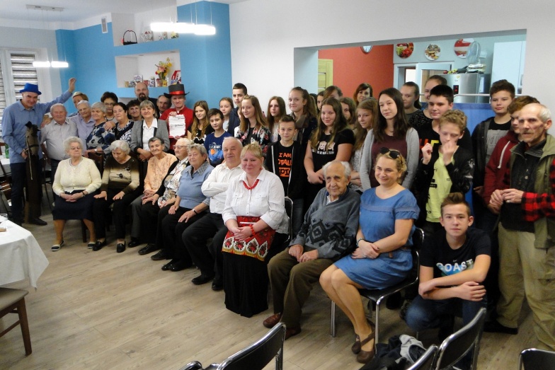 Diabeł nie przechytrzył biesiadników. Pani Twardowska połączyła pokolenia