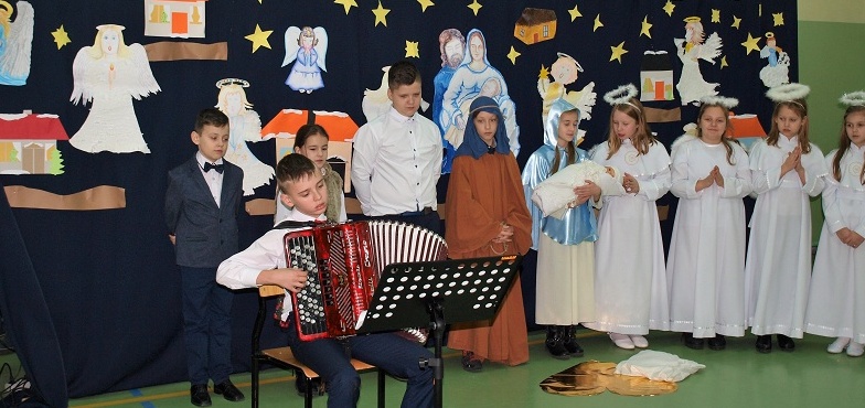 „Cicha noc, święta noc, narodzony Boży Syn”. Jasełka w gminie Wierzbinek