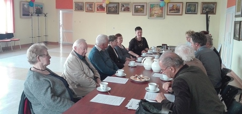Chcą zacieśnić więzi z domem. Bliscy częściej odwiedzą mieszkańców