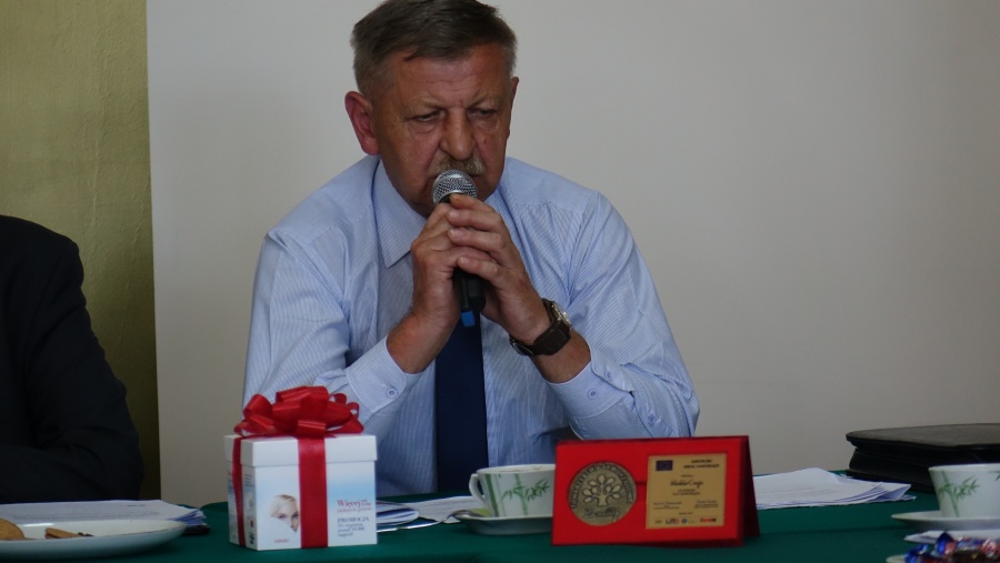Robi to, po co go ludzie wybierają i nie chce podwójnych diet. Nagrodzony lokalny lider
