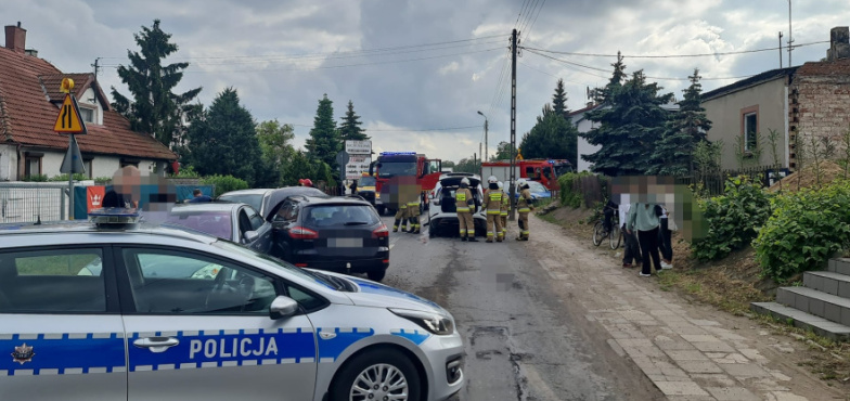 Zdarzenie z udziałem 4 pojazdów na ulicy Jana Pawła II 