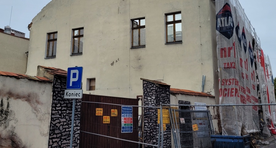 Dom Zemełki gotowy wczesną jesienią 2023 roku? „Inwestycja zaczyna chyba wychodzić z fazy kryzysowej”