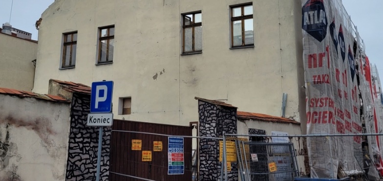 Dom Zemełki gotowy wczesną jesienią 2023 roku? „Inwestycja zaczyna chyba wychodzić z fazy kryzysowej”
