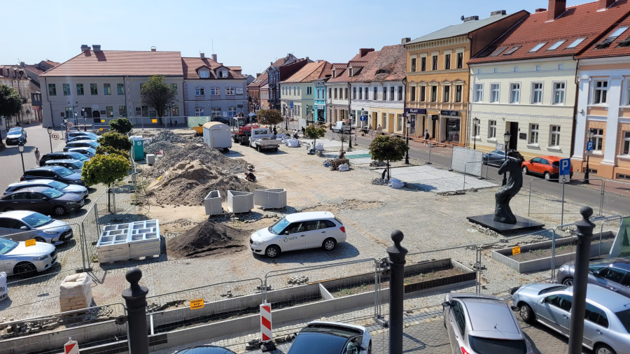 Na jakim etapie jest przebudowa placu Wolności? 