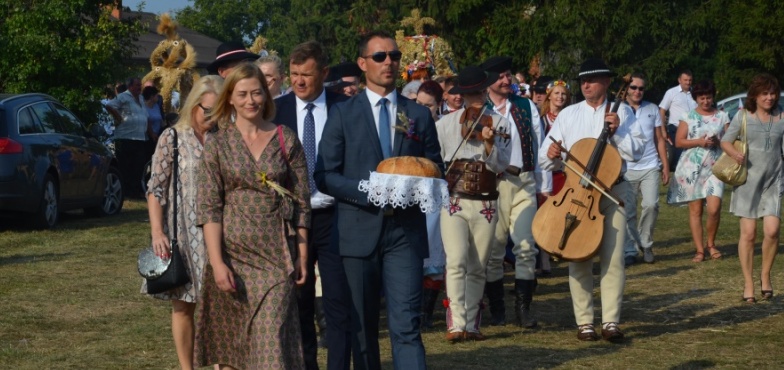 Święto plonów w Sompolnie. – Bez chłopskiej cierpliwości nie byłoby człowieka ani narodu – mówił burmistrz