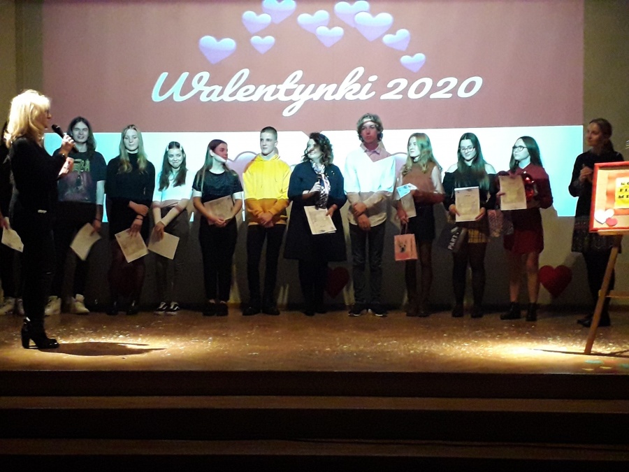 Licealiści śpiewali w obcych językach. Konkurs piosenki miłosnej