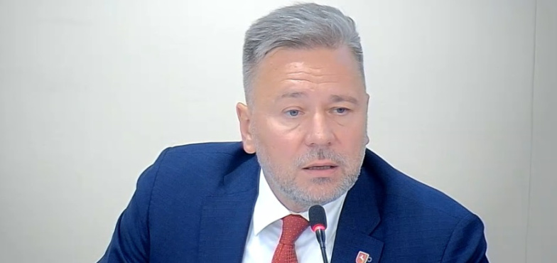 Prezydent z wotum zaufania. Za absolutorium dziękował „w pewnym dyskomforcie psychicznym”