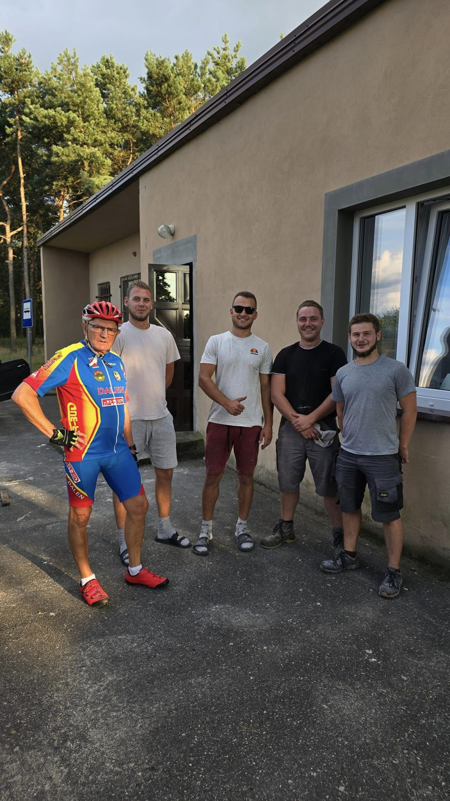 Młodzi remontują wiejską świetlicę