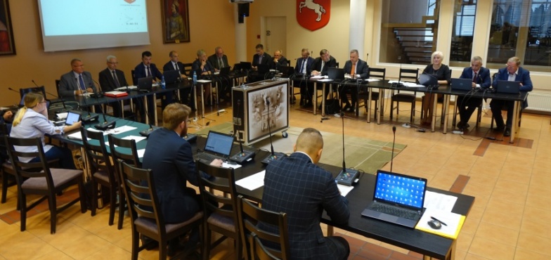 Prezydent zajmie się bałaganem reklamowym na ulicach. Dlaczego dopiero teraz? 