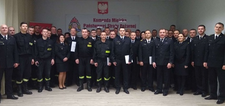 Nagrody i awanse dla konińskich strażaków. Za służbę i osiągnięcia