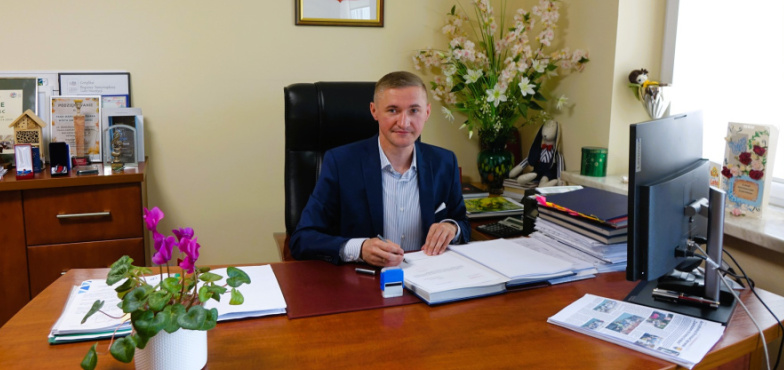 Potrzebne około 10 milionów złotych. – Pomożecie? – pyta wójt
