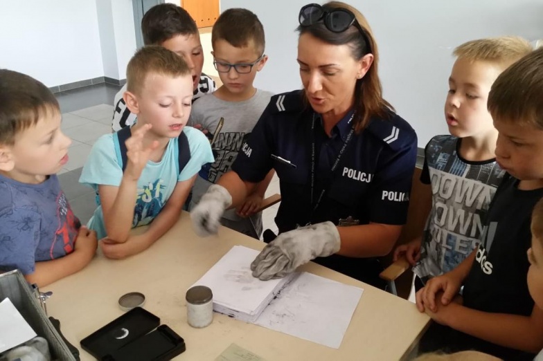 Policjanci otworzyli drzwi. W odwiedzinach uczniowie i przedszkolaki