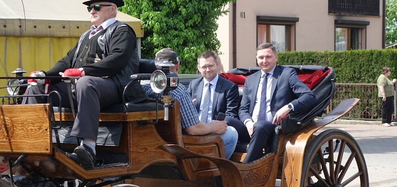 Parada zaprzęgowa ulicami Ślesina. Tak rozpoczęły się zawody w powożeniu 