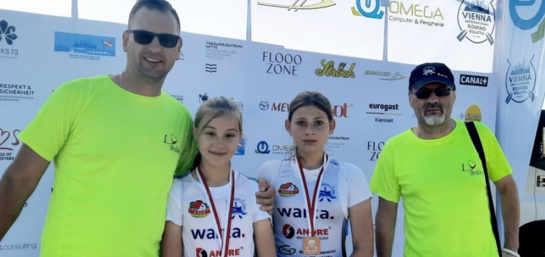 Wzięli udział w regatach w Wiedniu. Do domu przywieźli brązowy medal