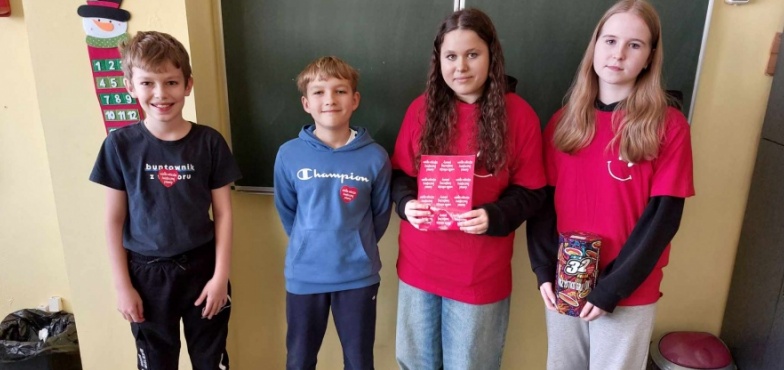 Granie, morsowanie i koszulka sędziego Marciniaka