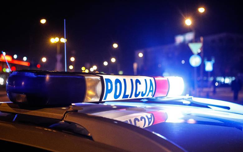 Śmiertelny wypadek w Kaczkach Średnich. Przejechał leżącego na jezdni mężczyznę