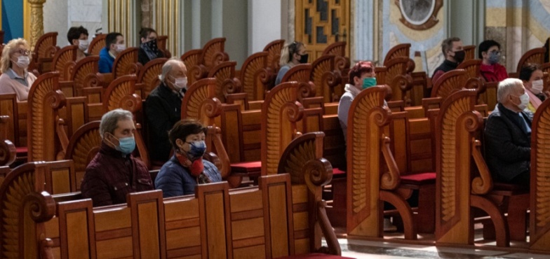 Od dzisiaj zostaje zniesiona dyspensa od uczestnictwa w mszy. Są jednak wyjątki