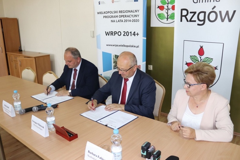 Ponad 5 milionów dla gminy. Podpisali umowę na dofinansowanie budowy oczyszczalni
