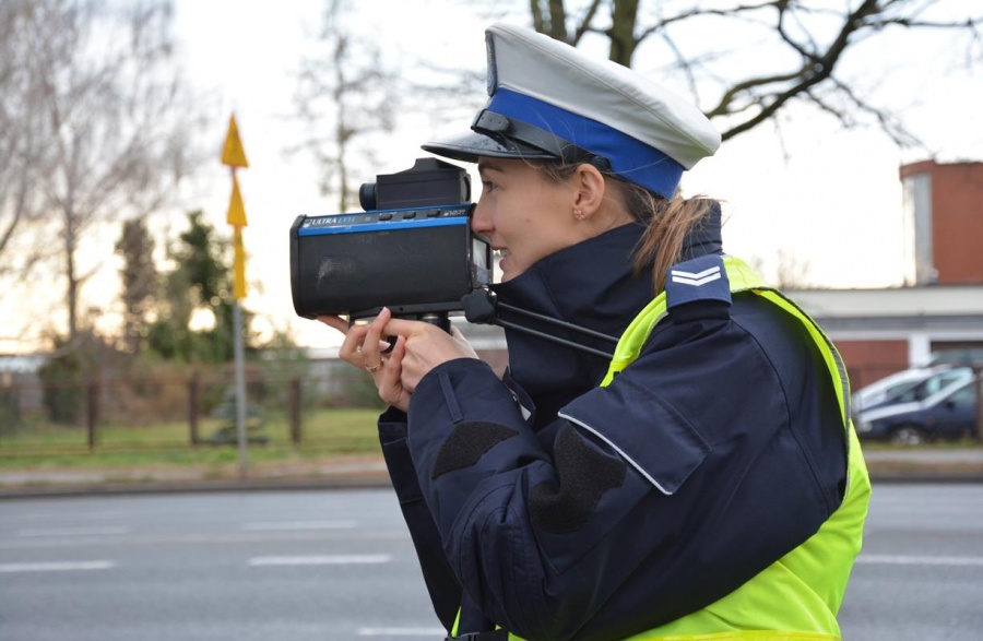 Wielu kierowców jeździ za szybko! Kontrole prędkości – oczkiem w głowie dla konińskich policjantów