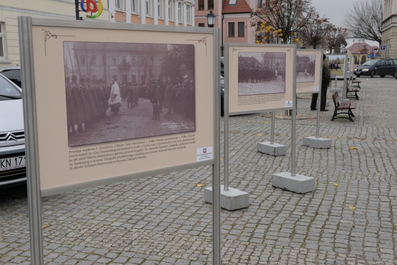 Patriotyczna wystawa na placu Wolności. Obejrzyj Konin niegdyś i dziś 