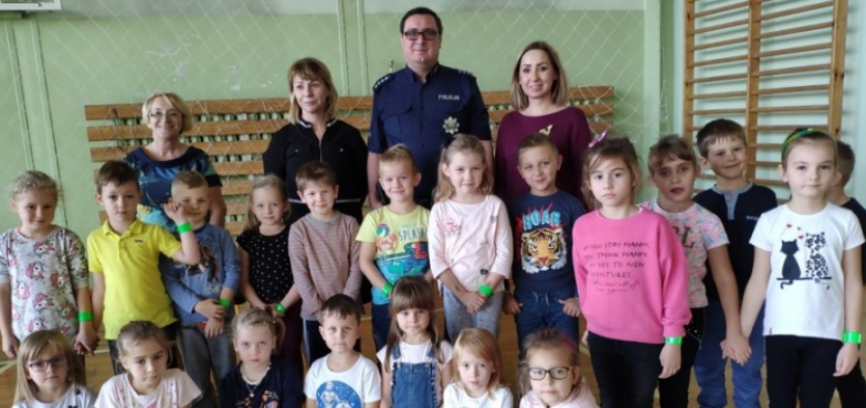 Dzielnicowy spotkał się z uczniami.  O bezpieczeństwie i odpowiedzialności karnej