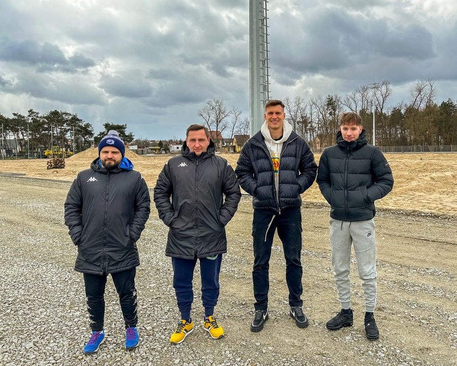 Krystian Bielik spotkał się z zarządem Górnika, Zobaczył również przebudowę stadionu im. Mariana Paska