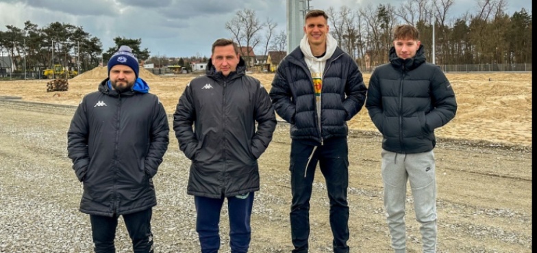 Krystian Bielik spotkał się z zarządem Górnika, Zobaczył również przebudowę stadionu im. Mariana Paska