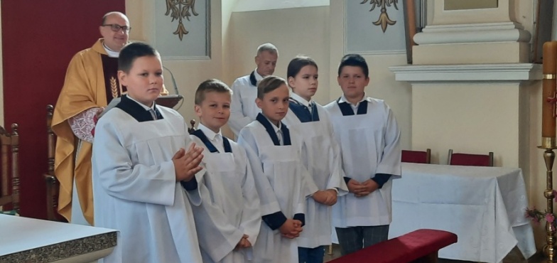 Ministranckie obłóczyny w Kowalach Pańskich