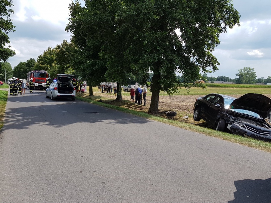 Zderzyły się dwa samochody. Jedna osoba w szpitalu