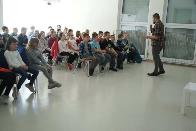 Niezwykli goście w staromiejskiej bibliotece. Dla uczniów i seniorów