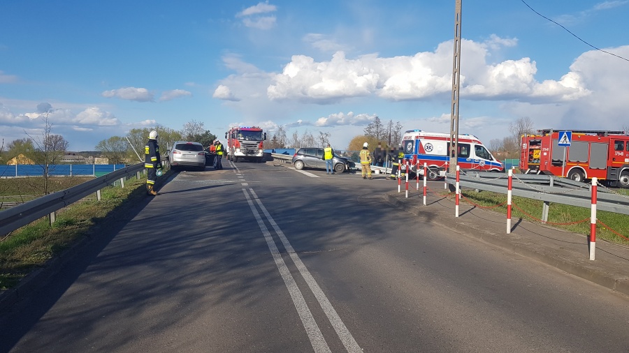 Wśród czwórki rannych dziecko. Zderzyły się dwa samochody