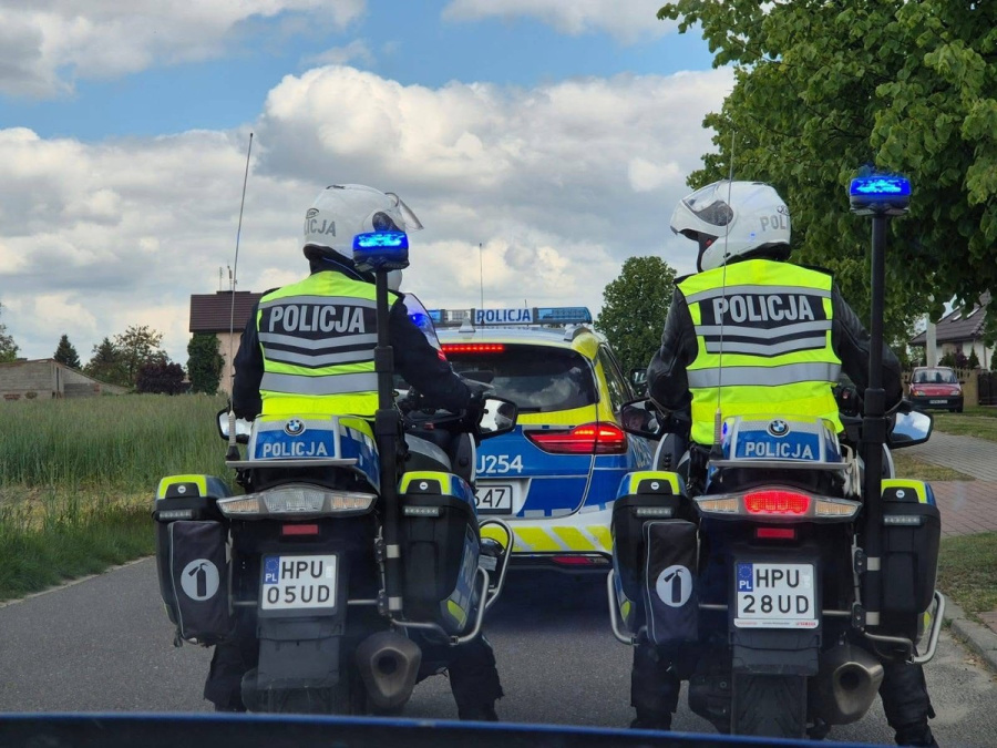 Policjanci podsumowali długi weekend. 19 zdarzeń drogowych, w tym wypadek motocyklisty