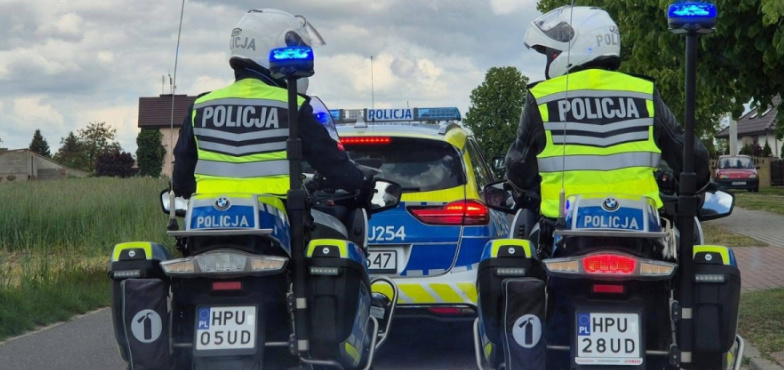 Policjanci podsumowali długi weekend. 19 zdarzeń drogowych, w tym wypadek motocyklisty