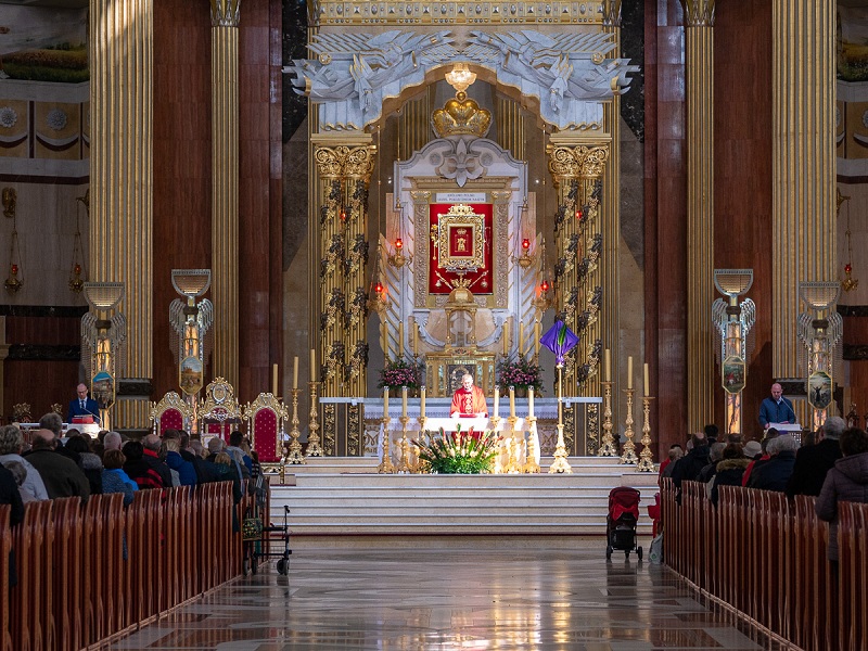 Trwa Triduum Paschalne. Księża marianie zapraszają do Lichenia